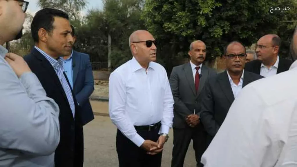 محافظ القاهرة يتفقد مشروع مد خط مياه 1200 مم بحلوان ويؤكد على سرعة الإنجاز