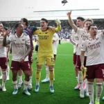 أرسنال يتوج بلقب الدوري الإنجليزي بفوز مثير على كريستال بالاس