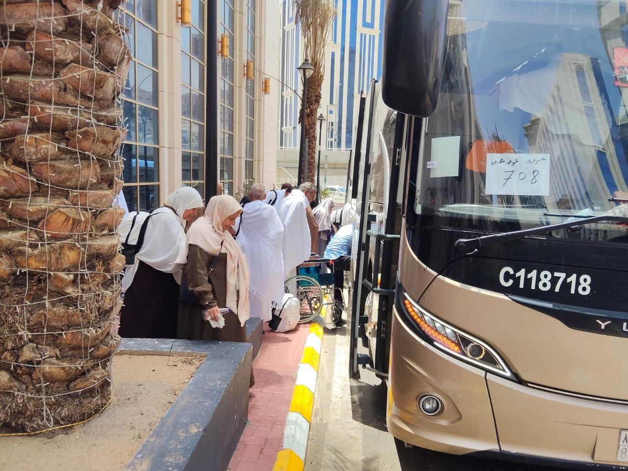 الشاحنات