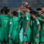 آرسنال يتصدر الدوري الإنجليزي الممتاز مع اشتداد المنافسة بين الأندية الكبرى
