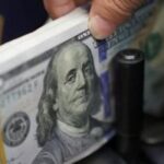 استقرار سعر الدولار عند 52.27 جنيه في البنوك المصرية