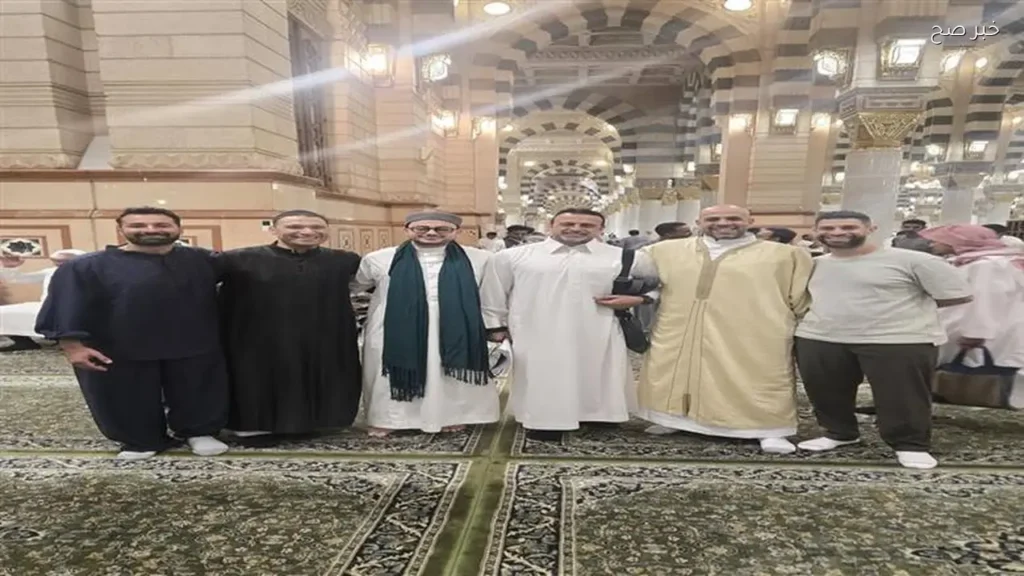 أحمد حاتم يشارك صورًا من مناسك الحج مع مصطفى حسني