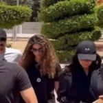 أحمد حلمي يقود جنازة والدته في بنها بحضور منى زكي