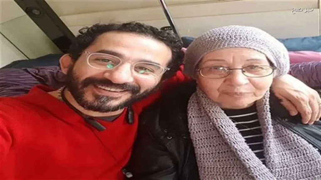أحداث حزينة في الوسط الفني: وفاة والدة أحمد حلمي وأزمة صحية لسامح صفوت