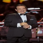 محمد ثروت يخضع لعملية جراحية ونجله يطلب الدعاء له