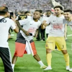 عبدالله السعيد يحتفل بلقب الدوري مع الزمالك في ليلة مميزة