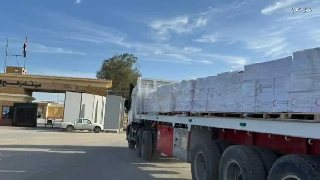 الهلال الأحمر المصري يرسل قافلة مساعدات جديدة إلى غزة