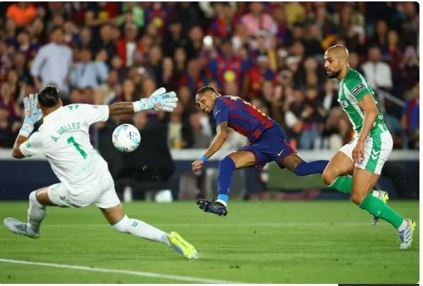 برشلونة يحقق انتصارًا كبيرًا على ريال بيتيس في الدوري الإسباني