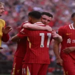 محمد صلاح يودع روبرتسون برسالة مؤثرة قبل مغادرته ليفربول