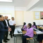 مدبولي يتفقد مجمع مدارس ببولاق الدكرور ويستمع لآراء الطلاب