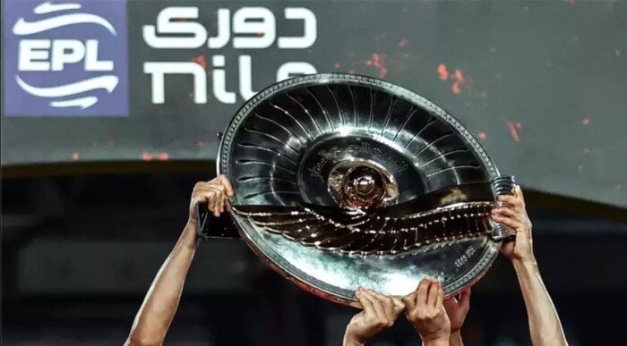رابطة الأندية تستعين بطائرة هليكوبتر لتسليم درع الدوري رابطة الأندية تستعين بطائرة هليكوبتر لتسليم درع الدوري