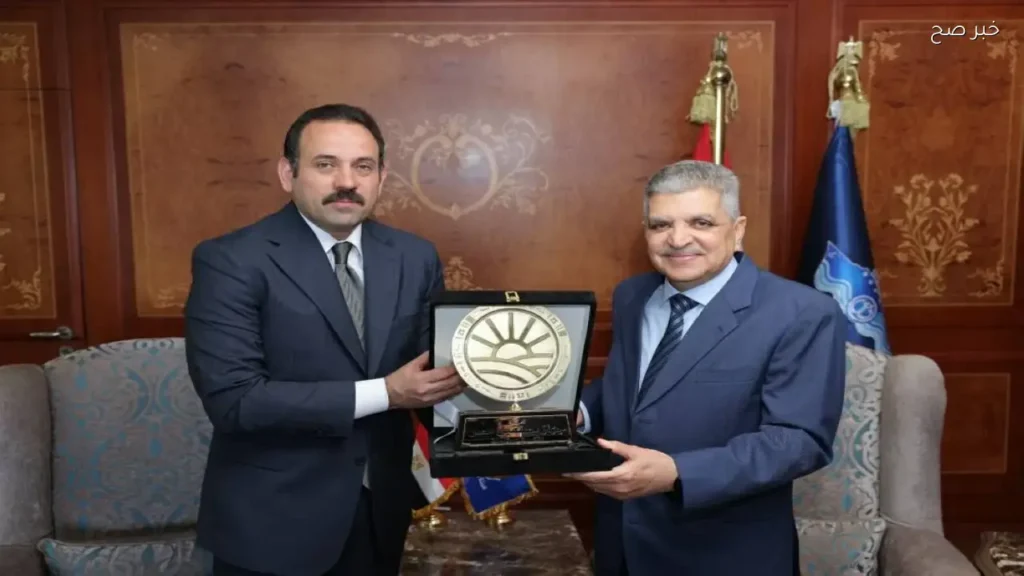 توقيع بروتوكول تعاون بين هيئة قناة السويس وجهاز مستقبل مصر لتطهير البحيرات