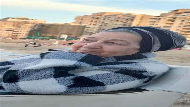 والدة حلمي