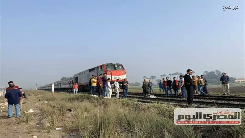 إصابة شخص ببتر ساقه جراء اصطدام قطار في أسوان