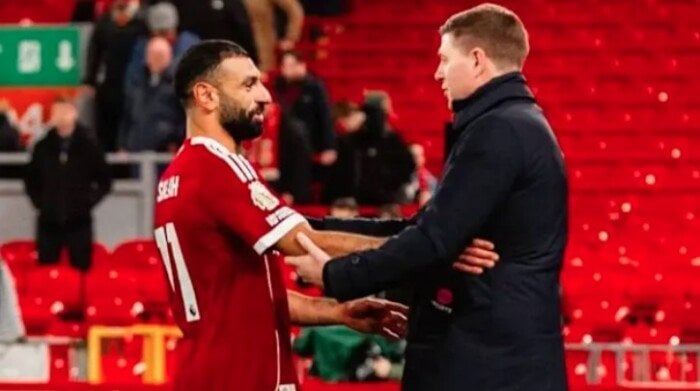 جيرارد يودع صلاح جيرارد يودع صلاح