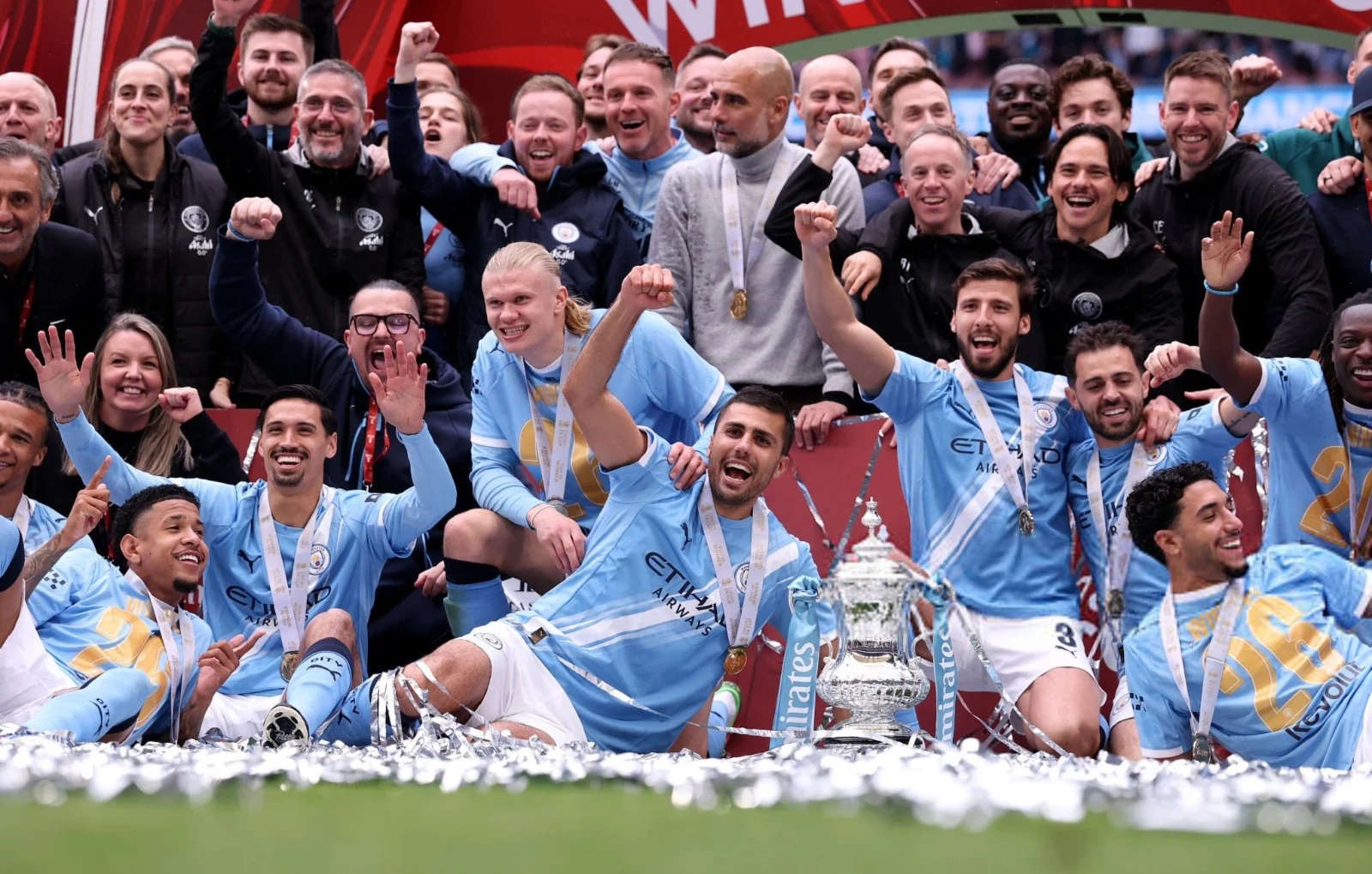 مانشستر سيتي يتوج بكأس الاتحاد الإنجليزي بعد الفوز على تشيلسي