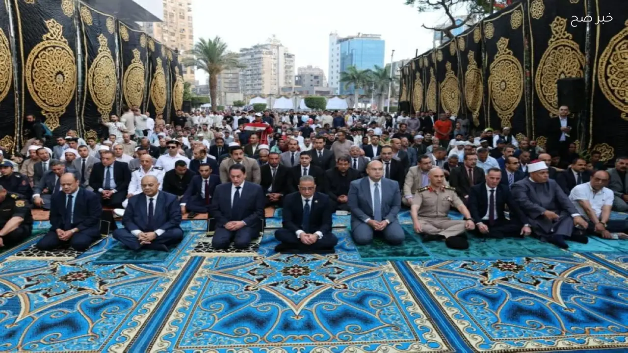 محافظ الجيزة يؤدي صلاة العيد ويزور دور الرعاية الاجتماعية