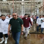 محافظ الجيزة يتفقد مجزري المنيب والوراق لضمان جاهزيتهما لعيد الأضحى