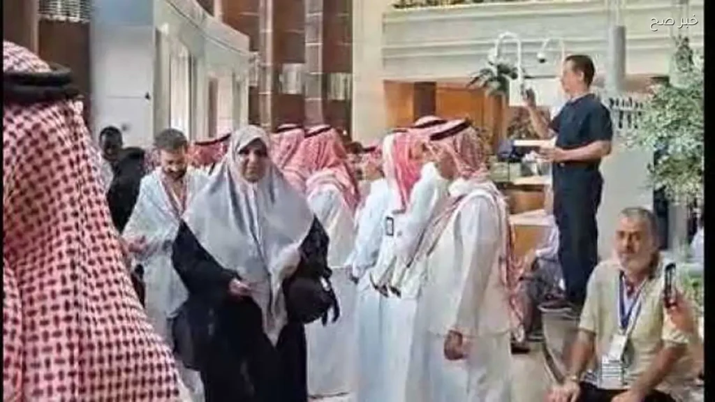 الحجاج يتوافدون إلى مكة في أجواء روحانية مهيبة