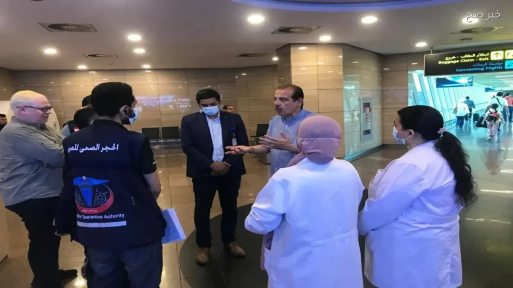 نائب وزير الصحة يتفقد إجراءات استقبال الحجاج بمطار القاهرة