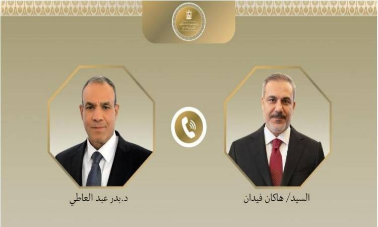 وزير الخارجية مع نظيره التركي