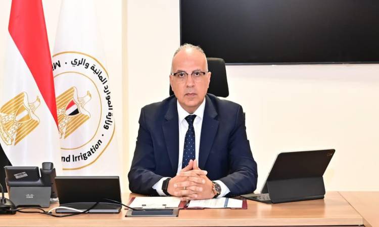 اجتماع وزير الري