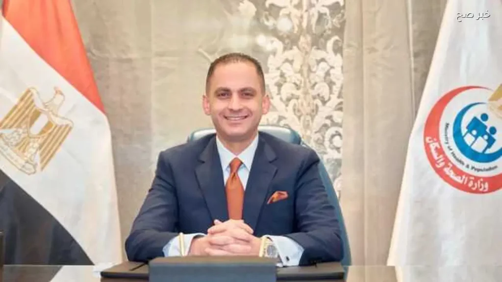 تهنئة وزير الصحة لنائبه بفوزه بجائزة الطبيب العربي في الحوكمة الرشيدة