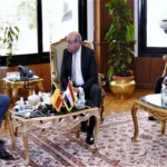 بحث زيادة الرحلات الجوية بين مصر وبلجيكا
