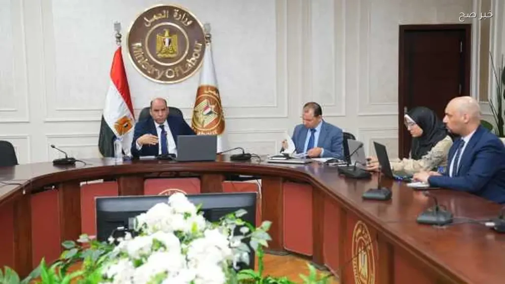 اجتماع لوزير العمل لتعزيز الحريات النقابية ومتابعة تأسيس المنظمات العمالية