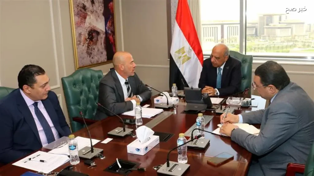 وزير الكهرباء يؤكد أهمية دعم القطاع الخاص في صناعة مراكز البيانات