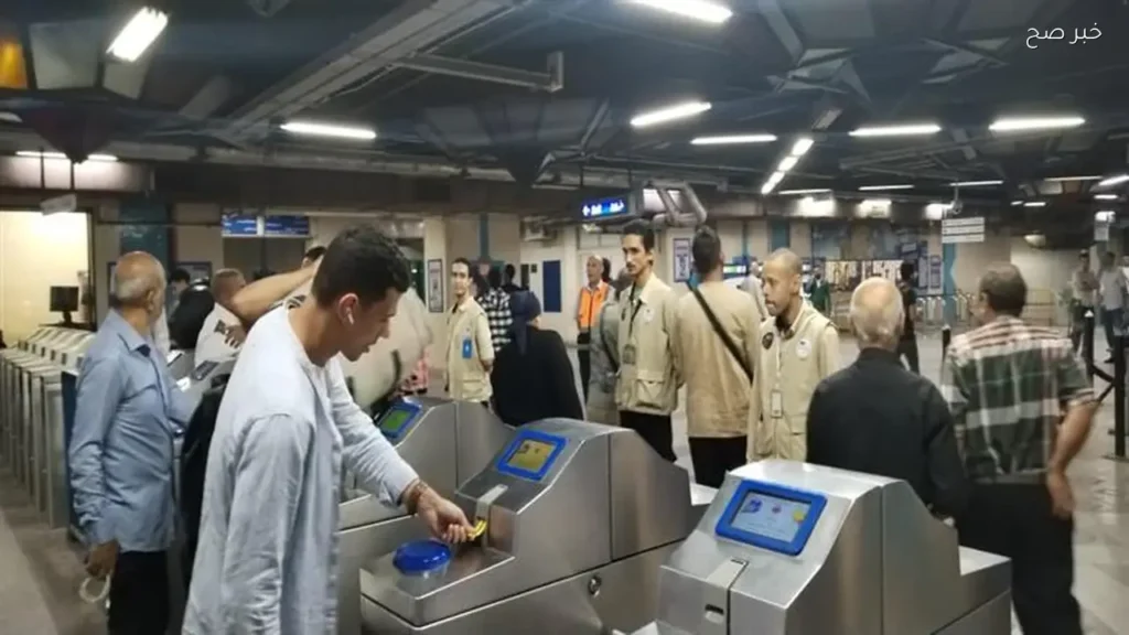 وزير النقل يراقب سير العمل بمرافق النقل خلال عيد الأضحى