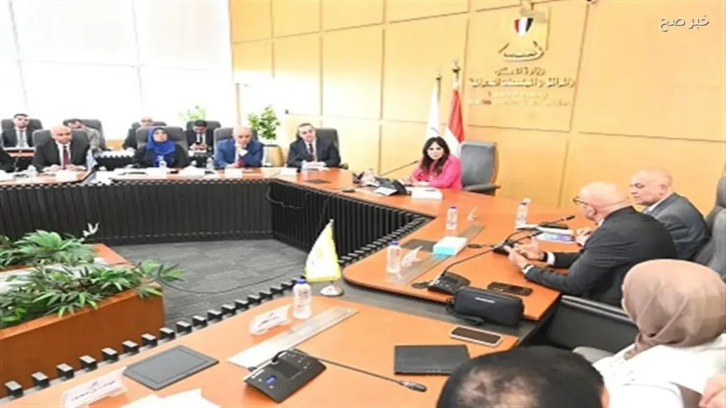 وزيرة الإسكان تؤكد على تحسين خدمات النظافة والزراعة في المدن الجديدة