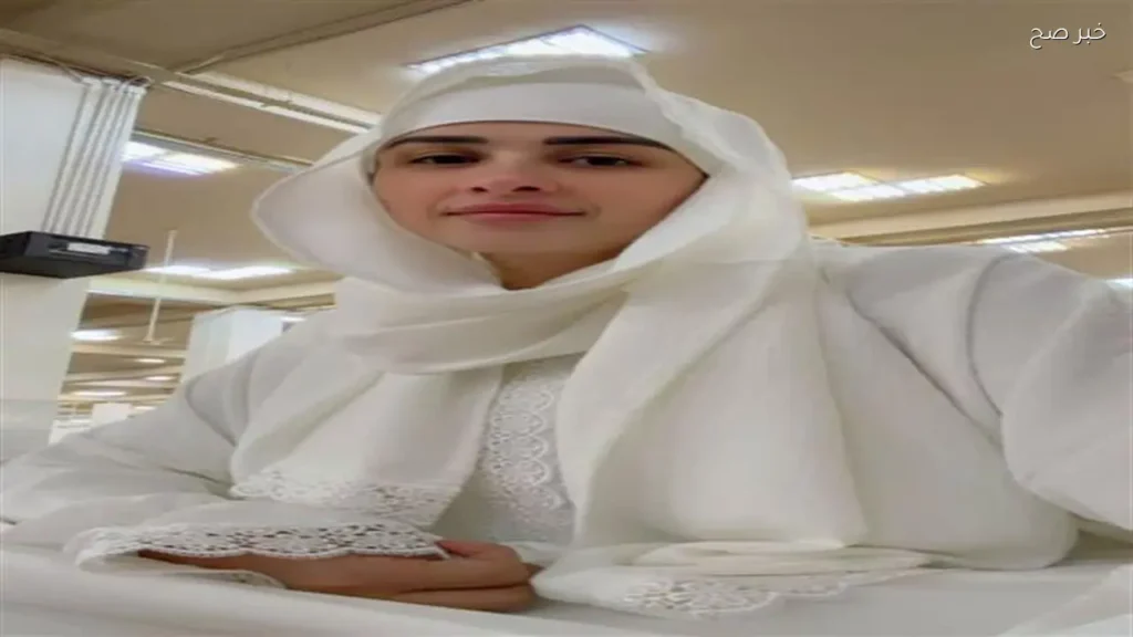 ياسمين عبد العزيز تؤدي مناسك الحج وتنشر صورة من الحرم المكي