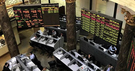 تداولات المصريين تهيمن على البورصة خلال الأسبوع.. أرقام صافي الشراء والبيع